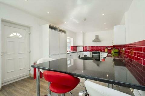 6 bedroom semi-detached house to rent, Derby Grove, Nottingham, Nottinghamshire, NG7