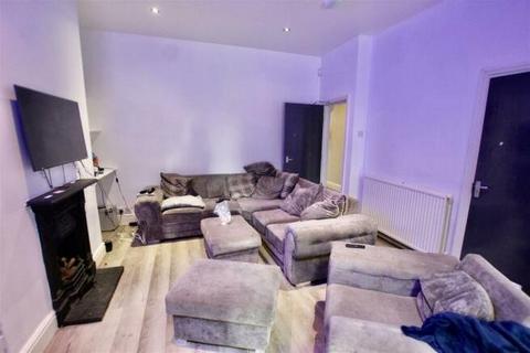 8 bedroom end of terrace house to rent, Arundel Street, Nottingham, Nottinghamshire, NG7