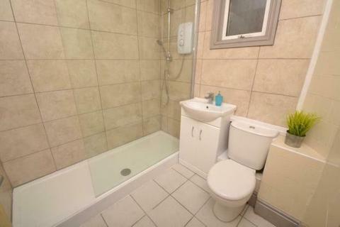 2 bedroom flat to rent, Exeter Road, Nottingham, Nottinghamshire, NG7