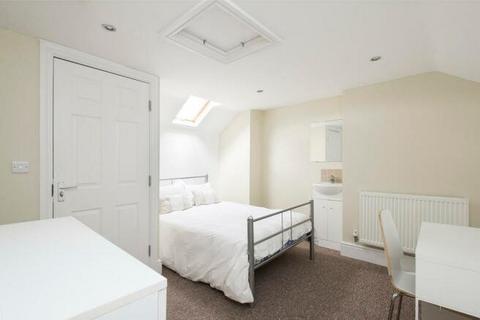 4 bedroom terraced house to rent, All Saints Terrace, Nottingham, Nottinghamshire, NG7