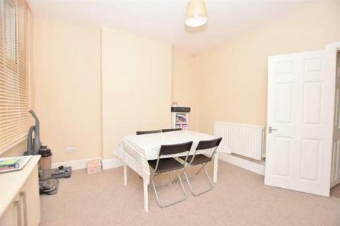 2 bedroom terraced house to rent, Warwick Street, Nottingham, Nottinghamshire, NG7