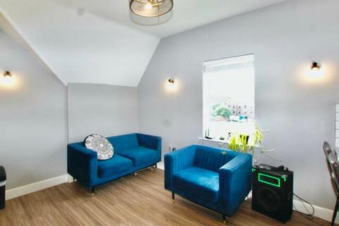 2 bedroom flat to rent, Larkdale Street, Nottingham, Nottinghamshire, NG7