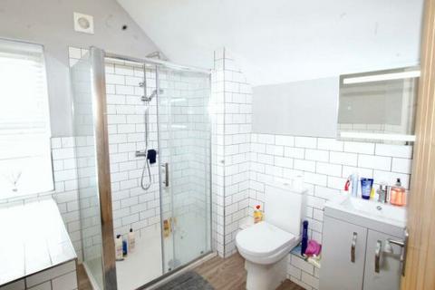 2 bedroom flat to rent, Larkdale Street, Nottingham, Nottinghamshire, NG7