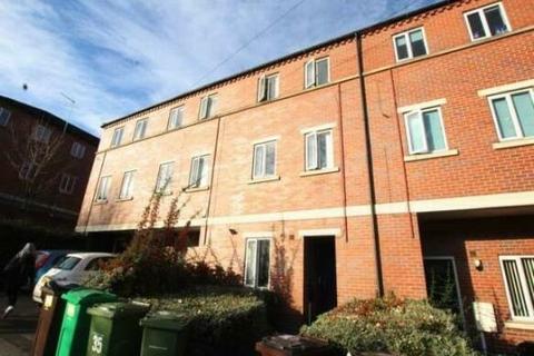 6 bedroom terraced house to rent, Raleigh Street, Nottingham, Nottinghamshire, NG7