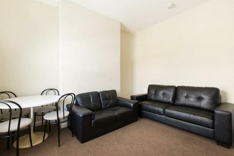 3 bedroom flat to rent, Portland Road, Nottingham, Nottinghamshire, NG7