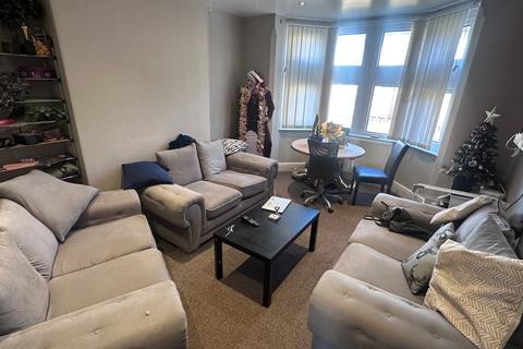 4 bedroom terraced house to rent, Balfour Road, Nottingham, Nottinghamshire, NG7