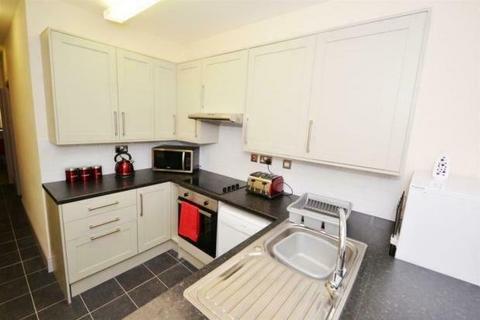 3 bedroom flat to rent, Balfour Road, Nottingham, Nottinghamshire, NG7