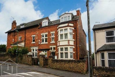 3 bedroom flat to rent, Balfour Road, Nottingham, Nottinghamshire, NG7