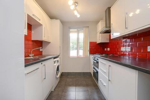 6 bedroom end of terrace house to rent, Raleigh Street, Nottingham, Nottinghamshire, NG7