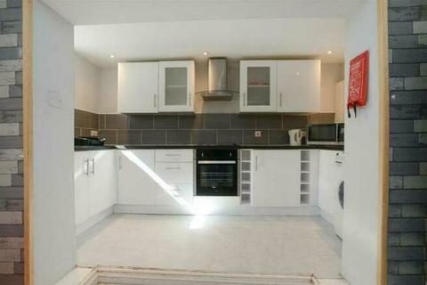 4 bedroom flat to rent, Forest Road East, Nottingham, Nottinghamshire, NG1