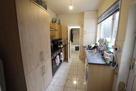 6 bedroom terraced house to rent, Watkin Street, Nottingham, NG3