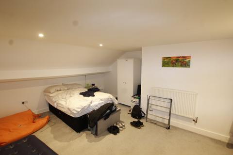 6 bedroom terraced house to rent, Watkin Street, Nottingham, NG3