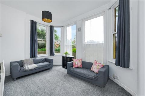 7 bedroom flat to rent, Burns Street, Arboretum, Nottingham, NG7