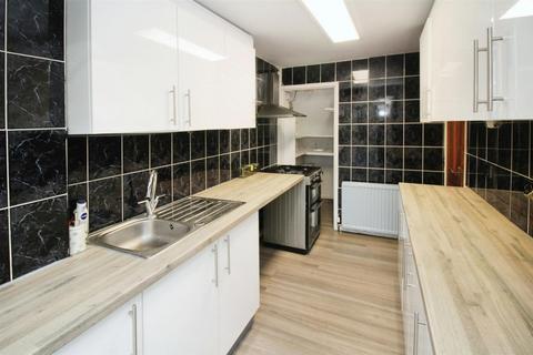 15 Peveril Mount, Bradford, BD2 3JY