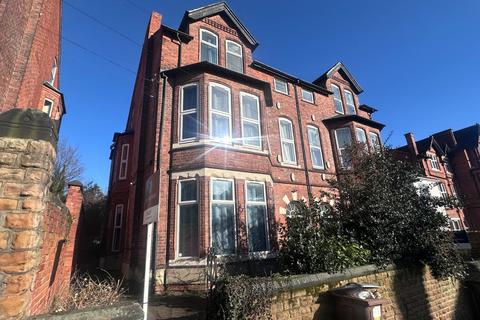 4 bedroom flat to rent, Foxhall Road, Nottingham, NG7