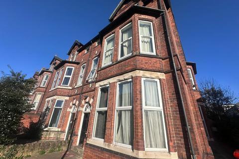 4 bedroom flat to rent, Foxhall Road, Nottingham, NG7