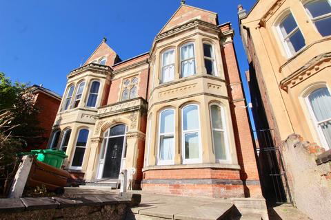 7 bedroom flat to rent, Burns Street, Arboretum, Nottingham, NG7