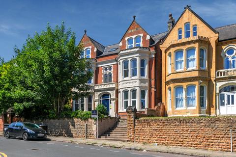 8 bedroom flat to rent, Burns Street, Arboretum, Nottingham, NG7