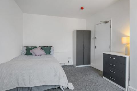 8 bedroom flat to rent, Burns Street, Arboretum, Nottingham, NG7