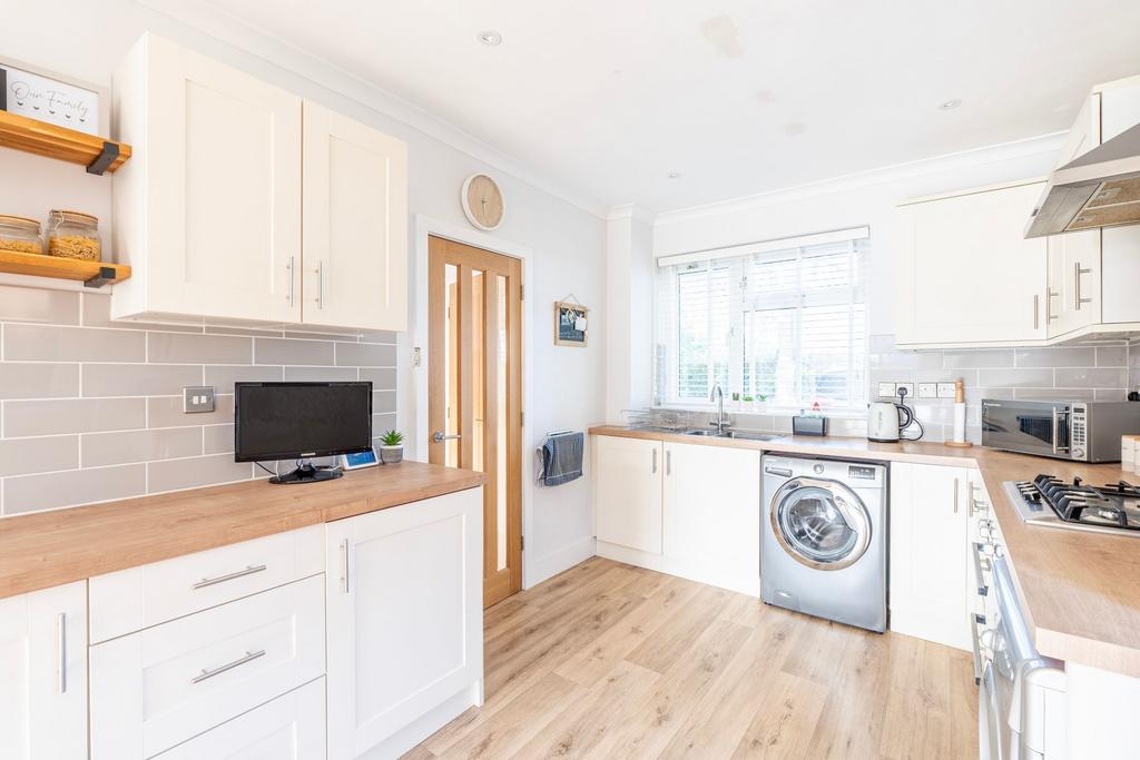 Barton Road, Badersfield 4 bed semidetached house for sale £300,000