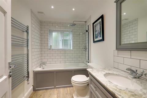 Flat 1, The Old Coach House Belsize Close, Worthing, BN11 4RF