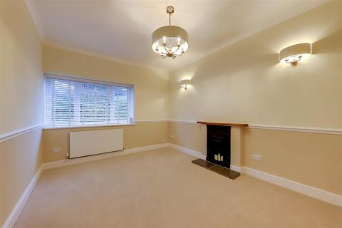Flat 1, The Old Coach House Belsize Close, Worthing, BN11 4RF