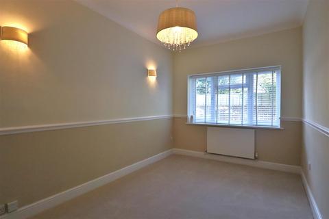 Flat 1, The Old Coach House Belsize Close, Worthing, BN11 4RF