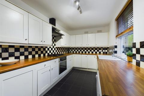 32 Coulston Road, Lancaster, LA1 3AE