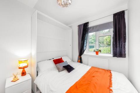 2 bedroom apartment for sale, Oakhill Court, Honor Oak Park, SE23 3LF