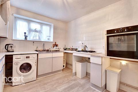 1 bedroom flat for sale, Redcar Road, Romford