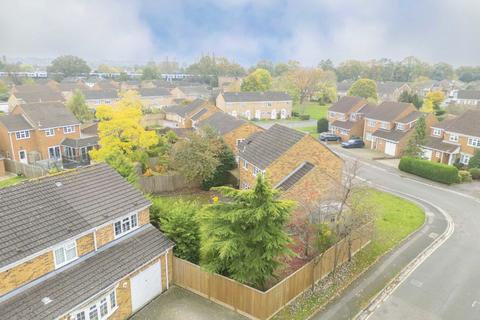 4 bedroom detached house to rent, Severn Drive, Walton-On-Thames KT12