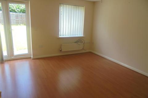 3 bedroom terraced house to rent, Finchale Avenue, Priorslee, Telford, Shropshire, TF2