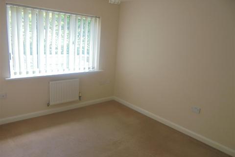 3 bedroom terraced house to rent, Finchale Avenue, Priorslee, Telford, Shropshire, TF2