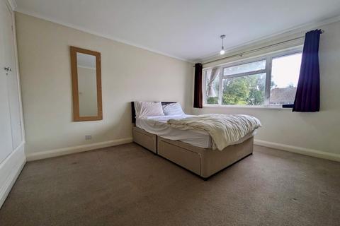 3 bedroom semi-detached house to rent, Chyngton Close, Sidcup, Kent