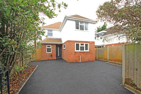 3 bedroom detached house to rent, Colemore Road, Bournemouth