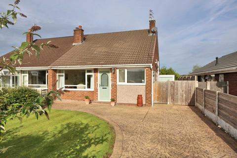 3 bedroom semi-detached bungalow to rent, Yew Tree Lane, Poynton