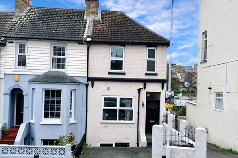 4 bedroom end of terrace house for sale, St. Michaels Street, Folkestone