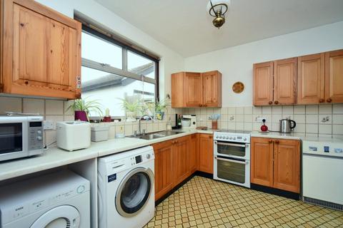 3 bedroom semi-detached house for sale, Oaks Avenue, Worcester Park, KT4