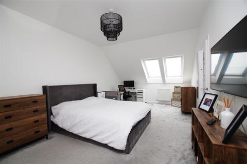 74 Coronel Close, Swindon, SN3 4FW