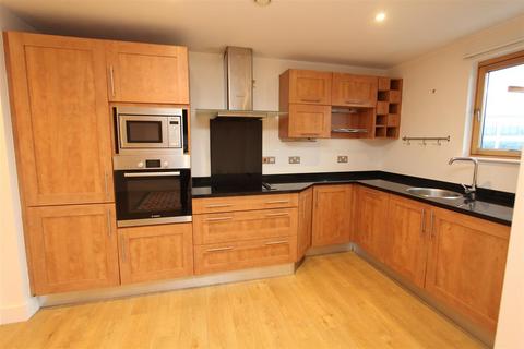 2 bedroom flat to rent, McClure House, Leeds Dock