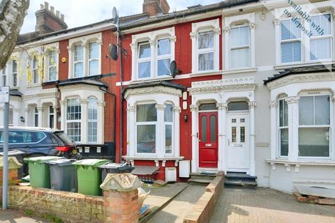 2 bedroom maisonette to rent, Hastings Road Maidstone ME15