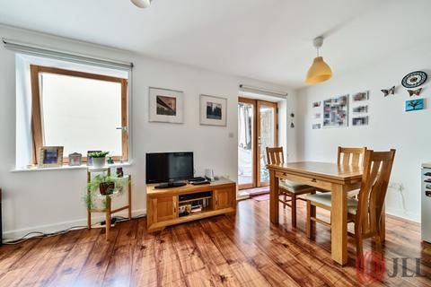 2 bedroom flat for sale, Stephenson House, 158, High Road, N15