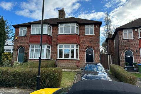 3 bedroom semi-detached house to rent, London, SE18