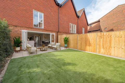 3 bedroom townhouse for sale, Kingswood Mews, Waterhouse Lane, Kingswood