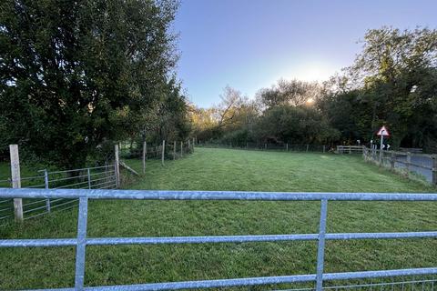 Land for sale, Salisbury