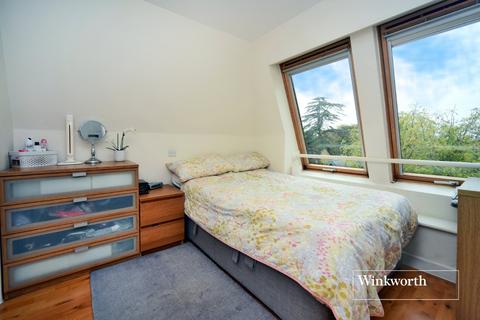 1 bedroom apartment for sale, The Avenue, Worcester Park, Surrey, KT4