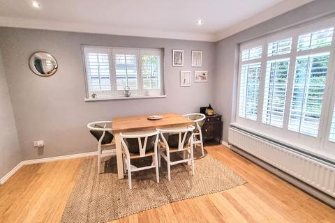 2 bedroom chalet for sale, Lewes Road, Lindfield, RH16