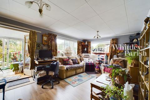 27 Nicholas Drive, Reydon, Southwold, IP18 6RE