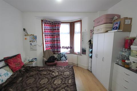 5 bedroom terraced house to rent, Manor Park E12