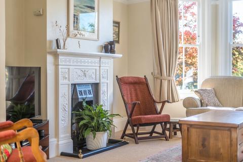 Chaverden Cottage Hill Road, Grayshott, Hindhead, GU26 6HL